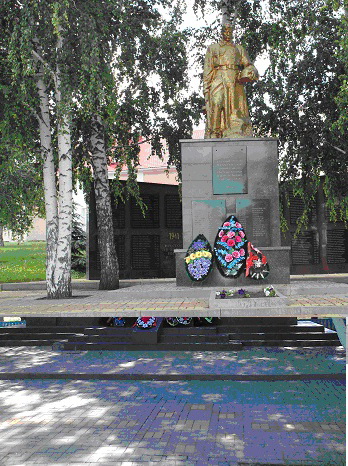 Братская могила советских воинов, погибших в боях с фашистскими захватчиками. Село Белый Колодезь, Шебекинский район.