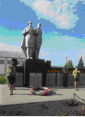 Памятник воинам-односельчанам. Село Свистовка, Ровеньской район.