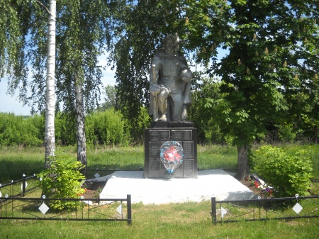 Братская могила советских воинов, погибших в боях с фашистскими захватчиками в 1943 году. Село Никитское, Борисовский район.