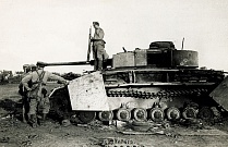 Подбитый немецкий  танк Т-IV. Июль 1943 года (ГАБО)