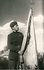 Капитан И.В. Голубов со спасенным им боевым знаменем 4-го танкового полка. 1943 год, Степной фронт (ГАБО)