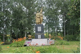 Братская могила советских воинов, погибших в боях с фашистскими захватчиками. Село Никольское, Шебекинский район. 