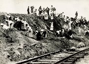 Подготовка балласта для железнодорожной ветки Старый Оскол-Ржава. Июль 1943 года.