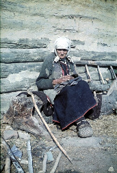 Портрет пожилой женщины в оккупированном белгородском селе, 1943 год. Источник: http://waralbum.ru
