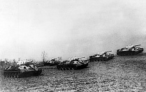 Советские танки на исходном рубеже для атаки противника. Июль 1943 года, район Прохоровки (ГАБО)