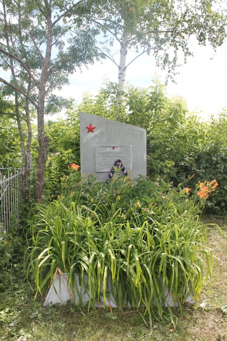 Памятник погибшим в годы войны Советским воинам. Село Ситное, Прохоровский район.