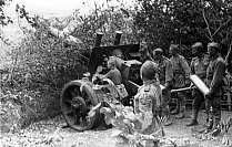 Артиллерийский расчет гвардии сержанта Тагушина на огневом рубеже. 1943 год, Харьковское направление (ГАБО)