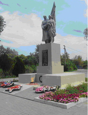 Братская могила советских воинов, погибших в боях с фашистскими захватчиками. Шебекино.