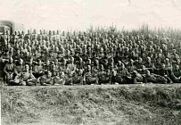 Солдаты и офицеры 100 Львовской дивизии. Германия, май 1945 год.