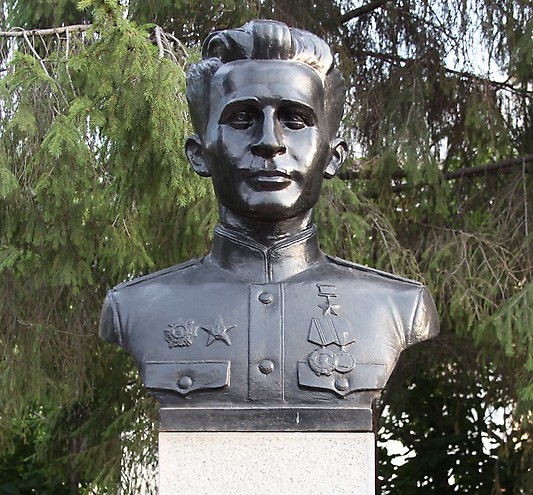 SirichenkoNikolayTrofim_bust_Kopeysk.jpg